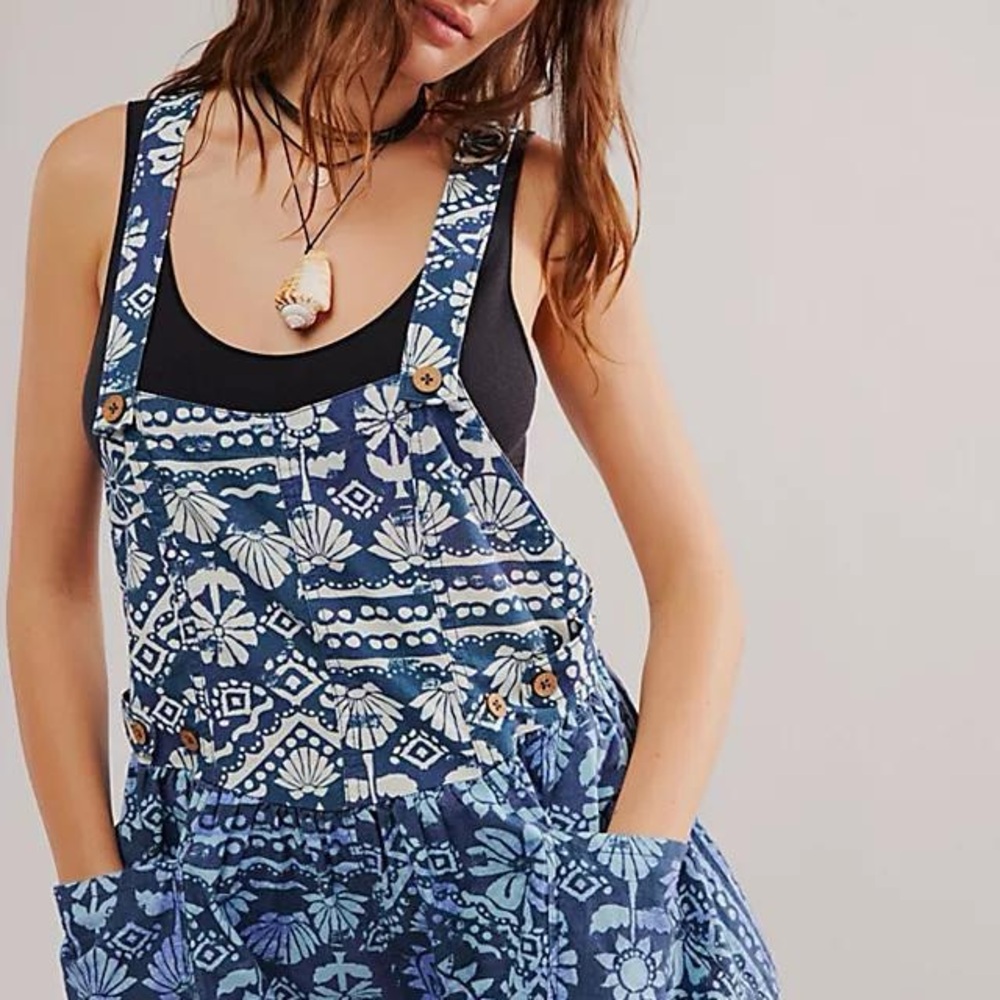 Free People Palm Bay Printed Shortalls
NWOT Medium